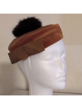 Elegant Vintage Brown/Rust Velour Beret with Black Pom Pom NWT